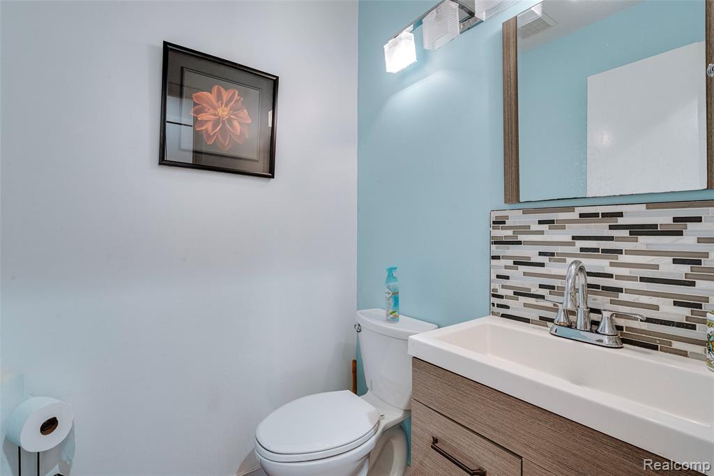 43730 Algonquin Drive, Novi, MI — Photo 9
