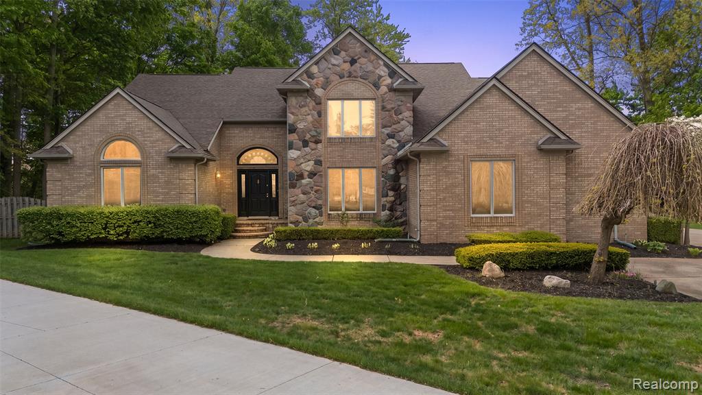 17840 Christine Boulevard N, Clinton Twp, MI 48038
