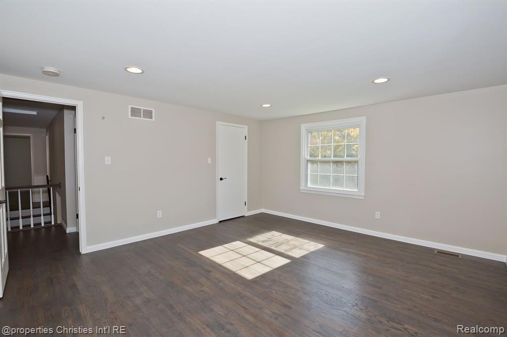 5582 NORTHCOTE, West Bloomfield, MI — Photo 59
