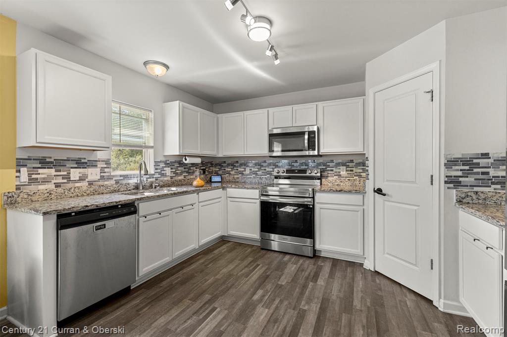 1659 Greenway Drive, Ypsilanti, MI 48198 — Photo 9
