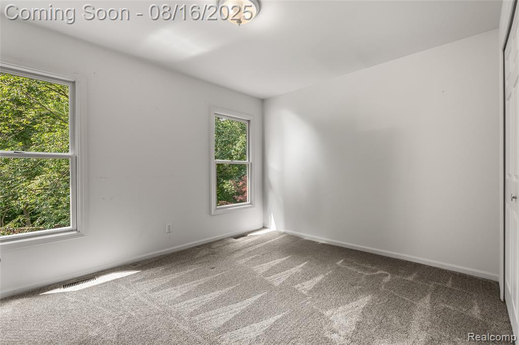 7085 Hickory Hollow Circle, Clarkston, MI 48348 — Photo 37
