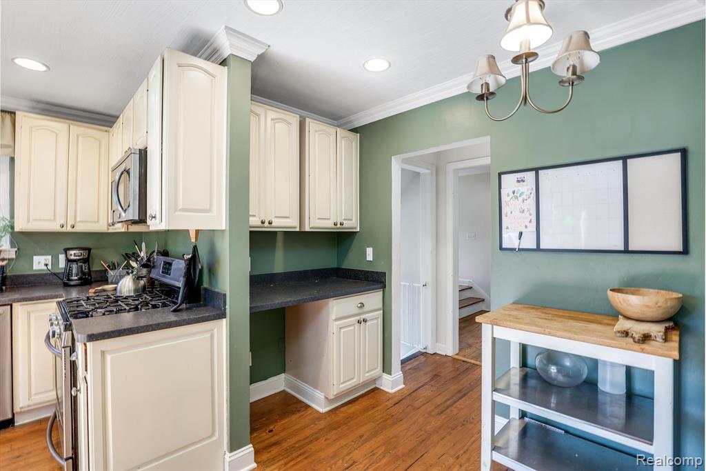 479 CLOVERLY Road, Grosse Pointe Farms, MI 48236 — Photo 13