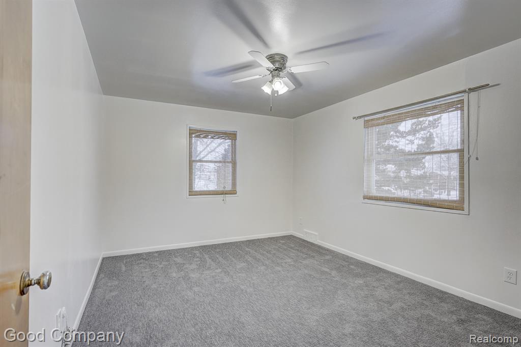 6958 Town Lane, Dearborn Heights, MI 48127 — Photo 17