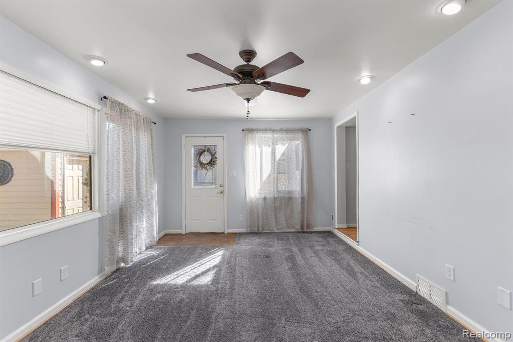 5101 CLIPPERT Street, Dearborn Heights, MI 48125 — Photo 16