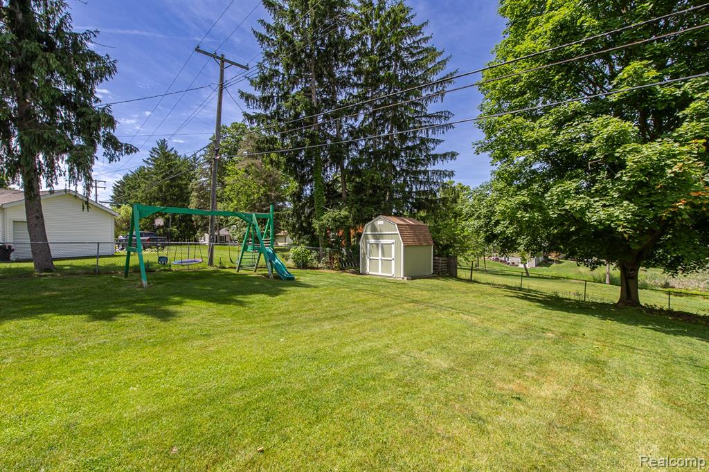 880 Joslyn Road, Lake Orion, MI 48362 — Photo 38