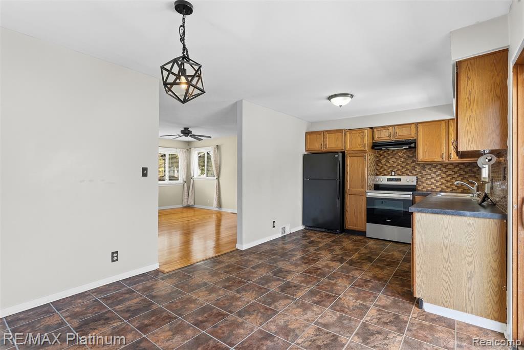 5354 Don Shenk Drive, Swartz Creek, MI 48473 — Photo 13