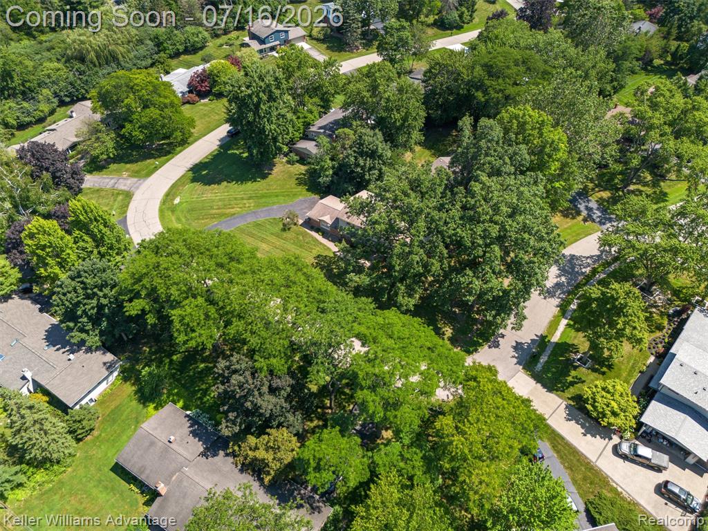 6711 Woodside Trail, West Bloomfield, MI — Photo 48