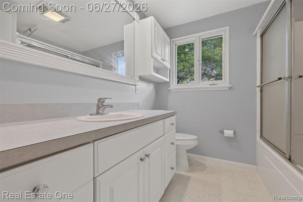10379 Hegel Road, Goodrich Vlg, MI — Photo 32