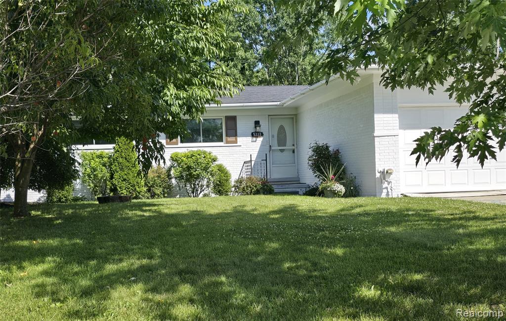 5333 FERN Avenue, Grand Blanc, MI 48439 — Photo 7