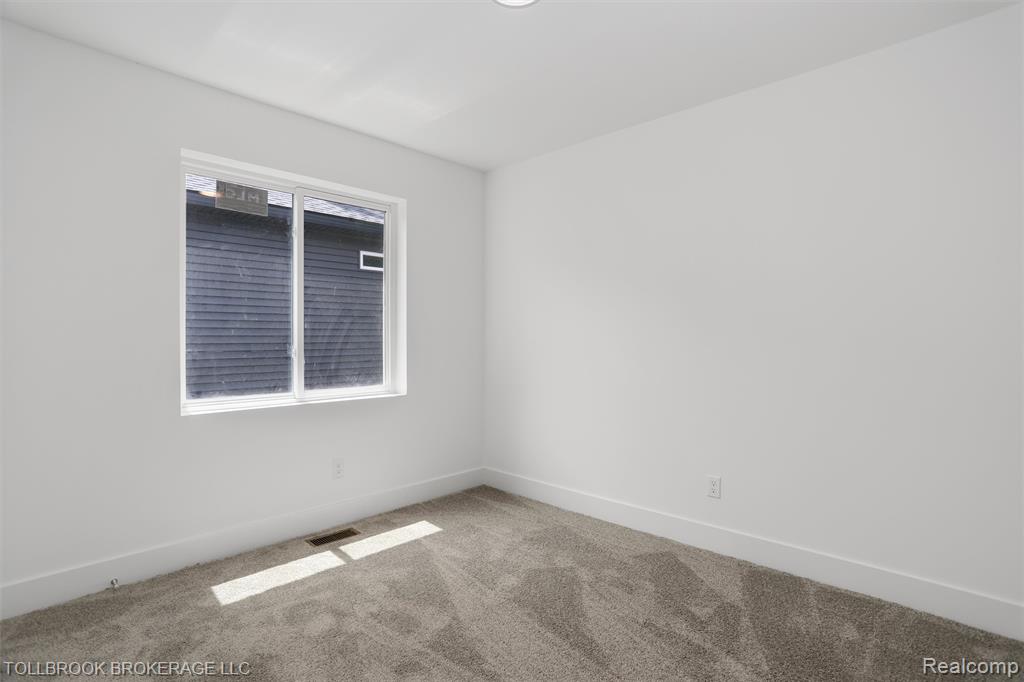 53 N Roselawn Street, Pontiac, MI 48342 — Photo 23