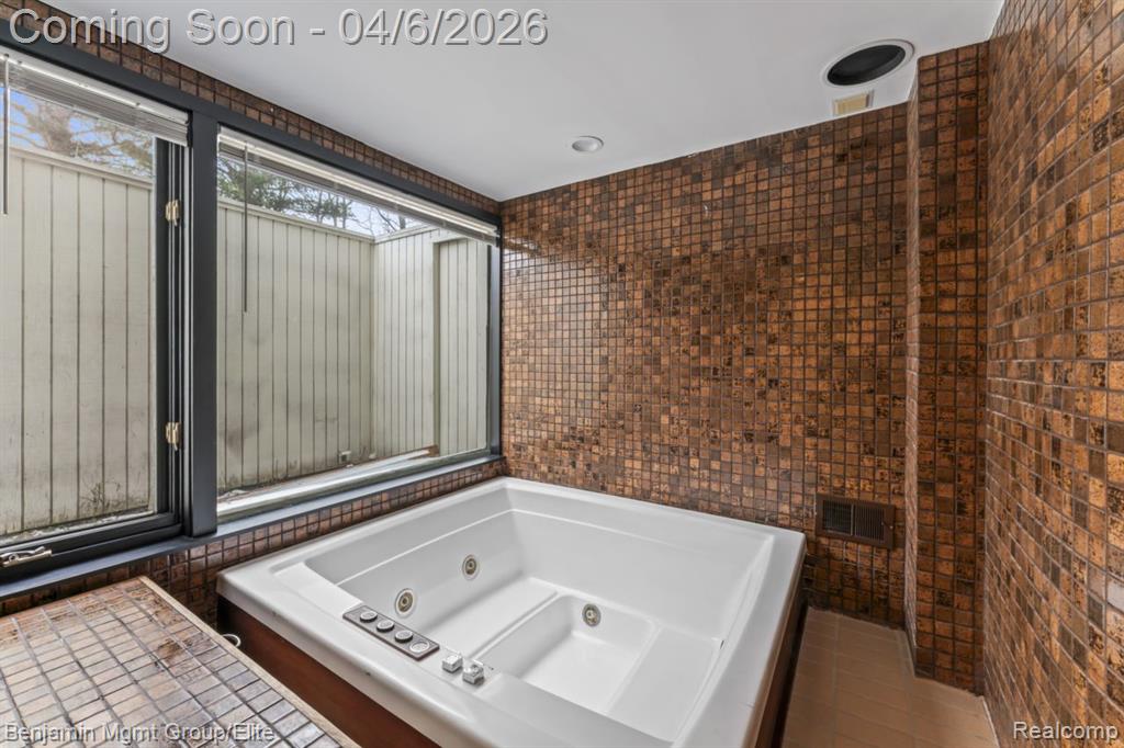 5910 Cedar Knoll Drive, Brighton, MI 48116 — Photo 57