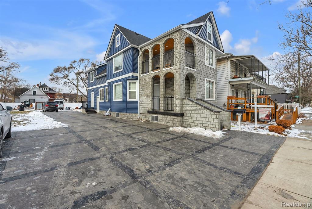 1177 MCKINSTRY Street, Detroit, MI 48209 — Photo 2