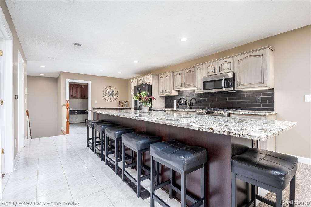 50731 Harbour View Drive N, 26, New Baltimore, MI 48047 — Photo 16