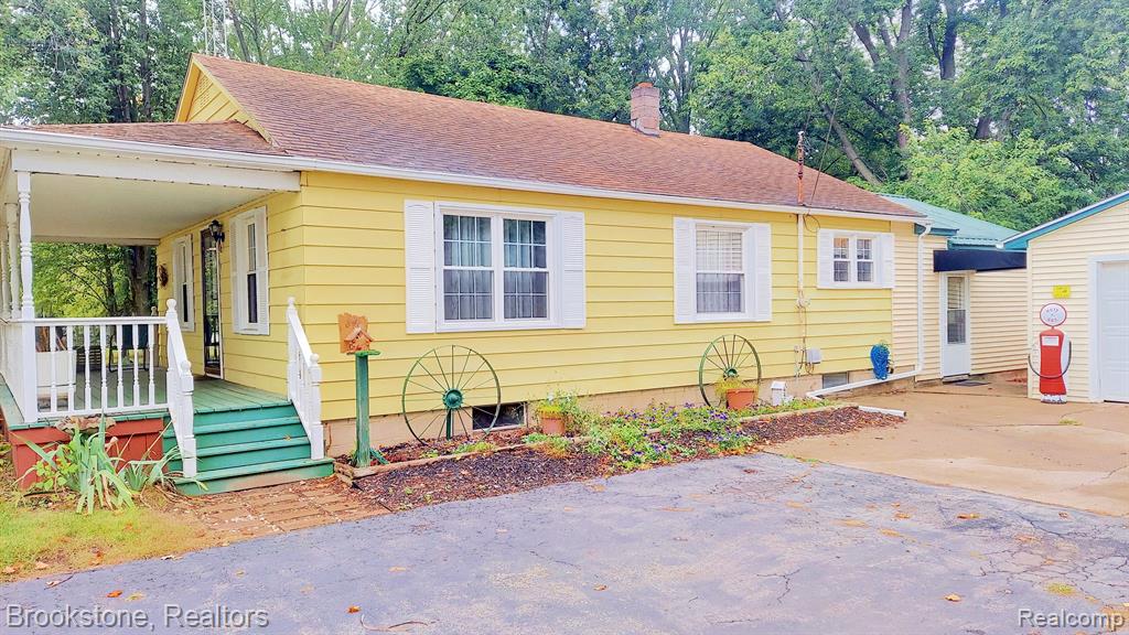 5104 CHESANING Road, Chesaning, MI 48616 — Photo 3