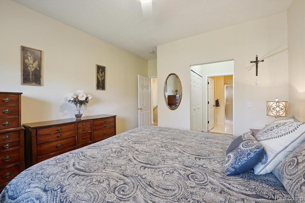 31187 LIVINGSTON Drive, Novi, MI 48377 — Photo 18