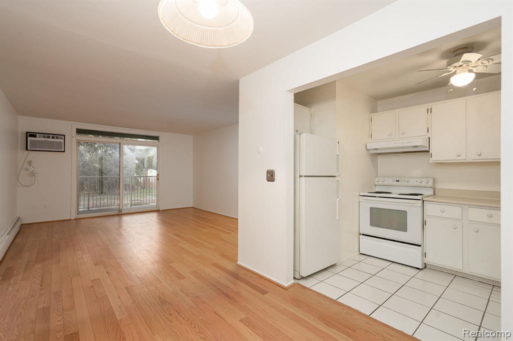 4909 Crooks Road, D4, Royal Oak, MI 48073 — Photo 7