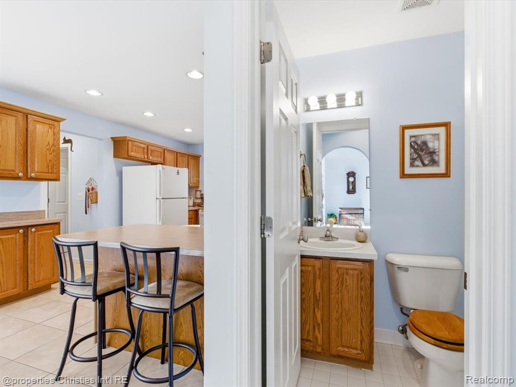 57196 Copper Creek Drive W, Washington, MI — Photo 17