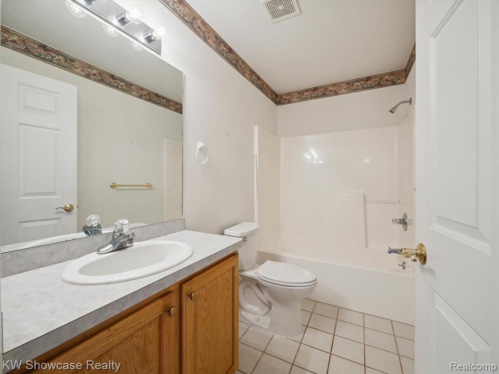 61011 EVERGREEN, South Lyon, MI 48178 — Photo 31