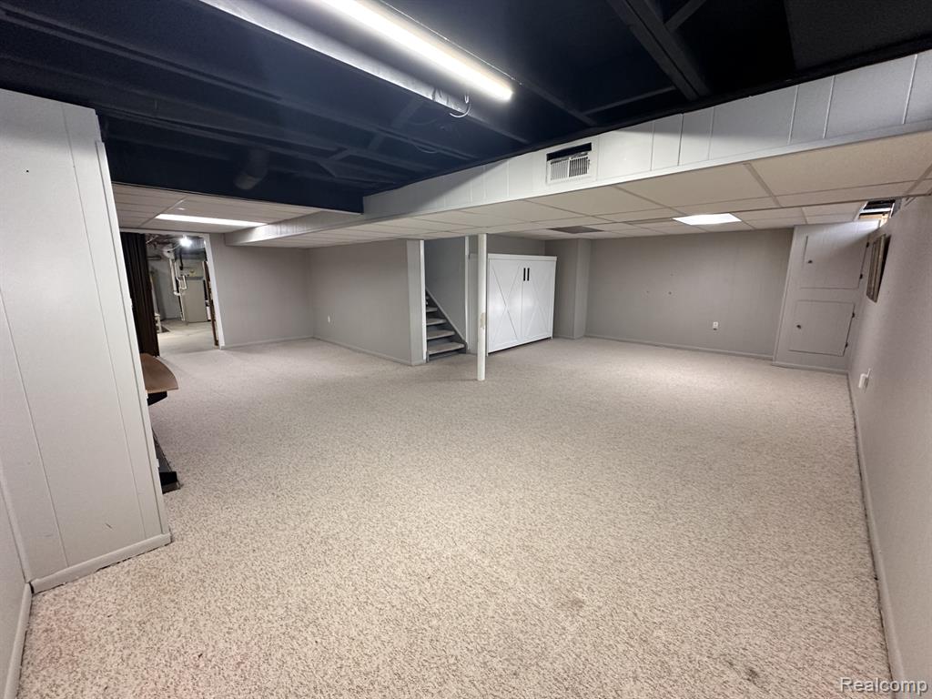 898 Portsmouth Drive, Troy, MI 48084 — Photo 11