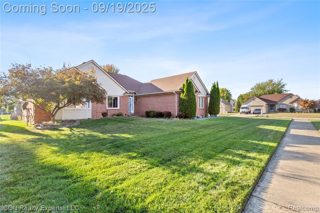 47367 Cherry Valley Drive, Macomb, MI 48044 — Photo 8