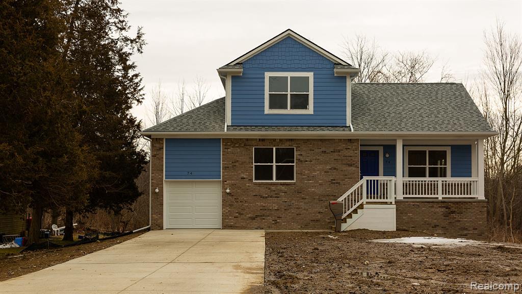 74 GUANONOCQUE Street, Auburn Hills, MI 48326 — front exterior