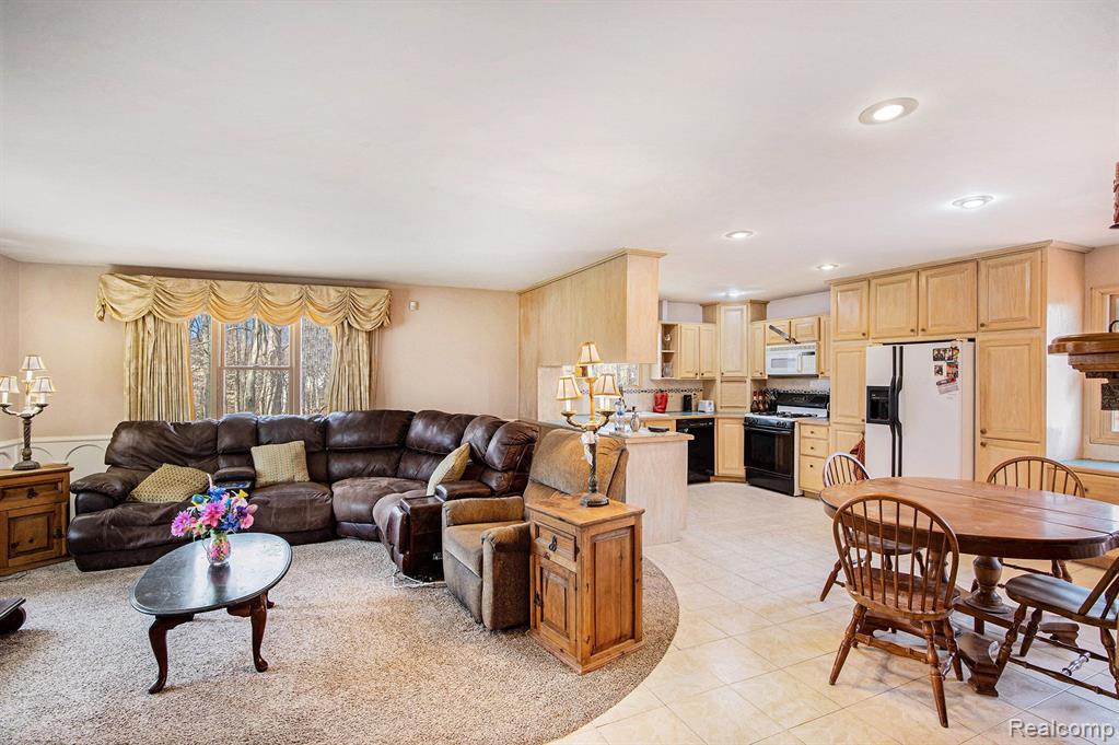 6126 N BELSAY Road, Flint, MI 48506 — Photo 3