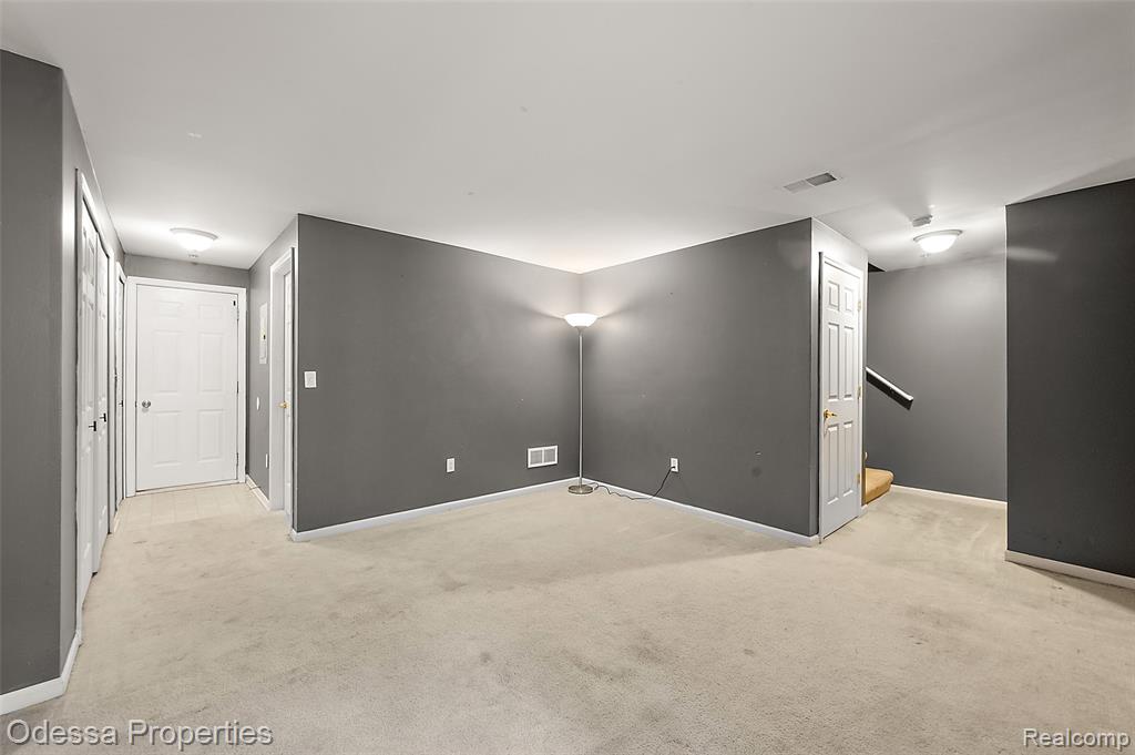 43103 Strand Drive, Sterling Heights, MI 48313 — Photo 21