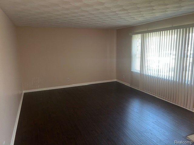 8233 IOSCO Road, Fowlerville, MI 48836 — Photo 2
