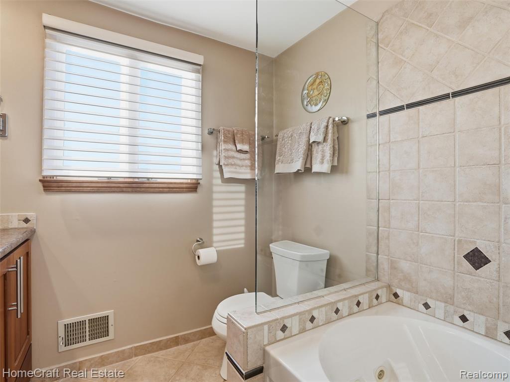 404 KINGS Way, Canton, MI 48188 — Photo 26