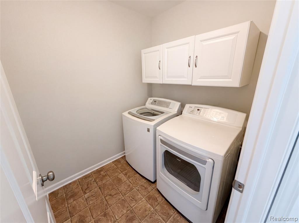 42824 Greystone Drive, Sterling Heights, MI 48313 — Photo 28