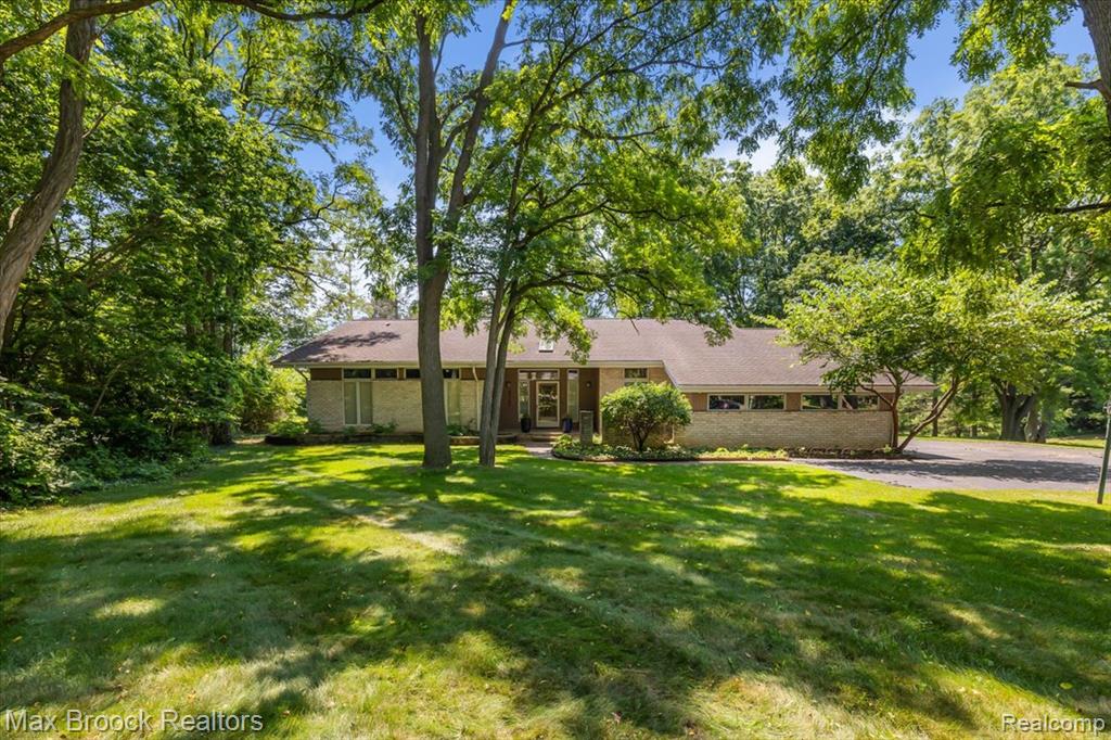 45167 9 Mile Road, Novi, MI 48167 — front exterior