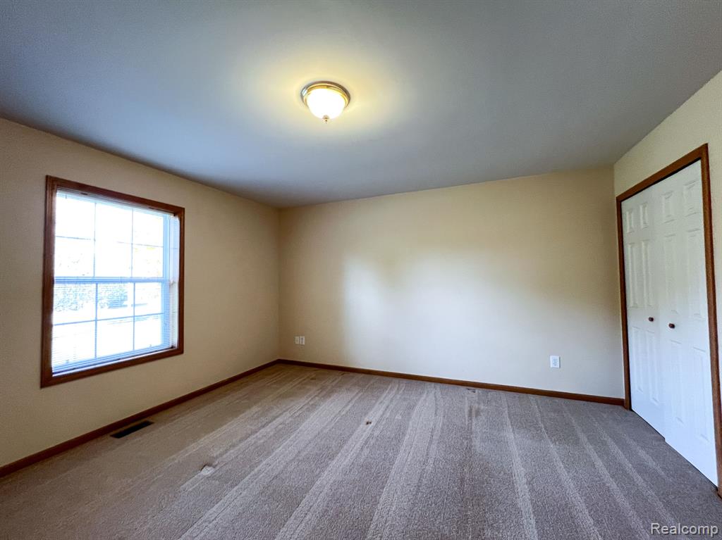 7835 E RIDGE Drive, Almont, MI 48003 — Photo 16
