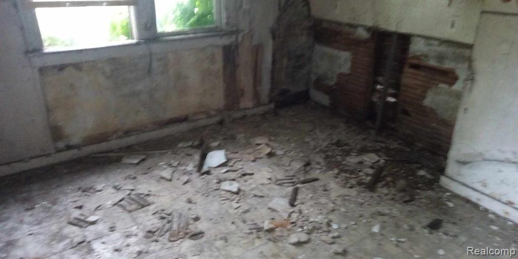 13832 PINEWOOD Street, Detroit, MI, 48205