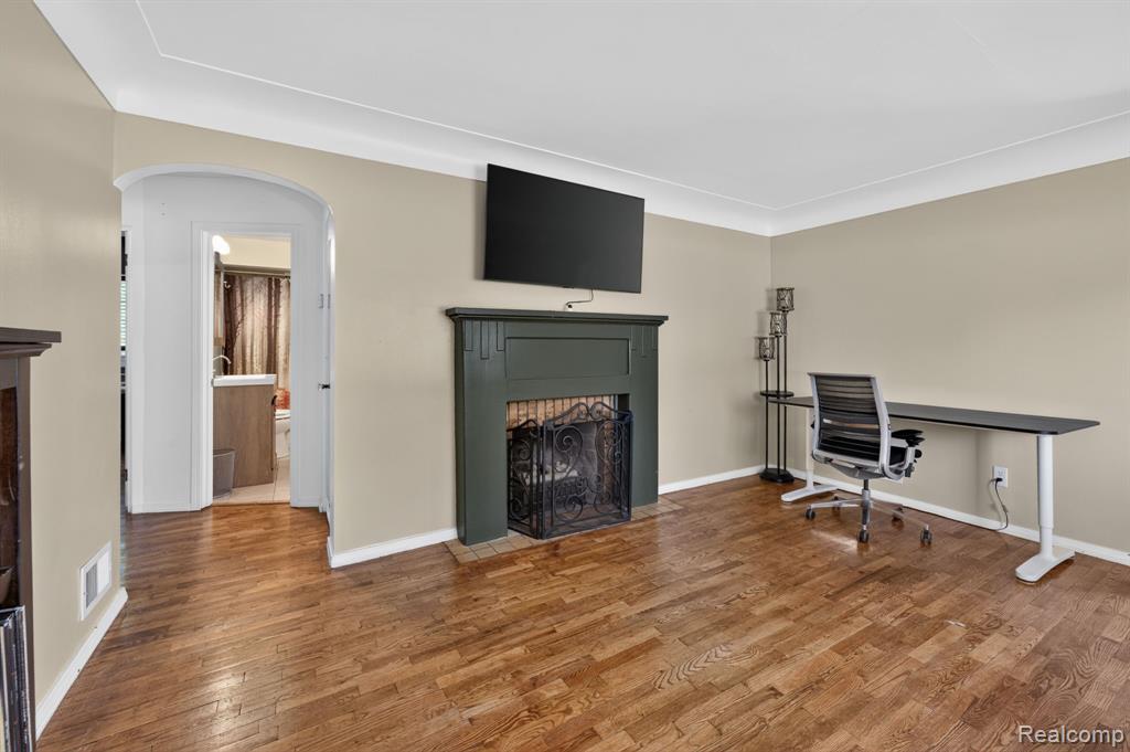 7077 Frances Road, Flushing, MI 48433 — Photo 10