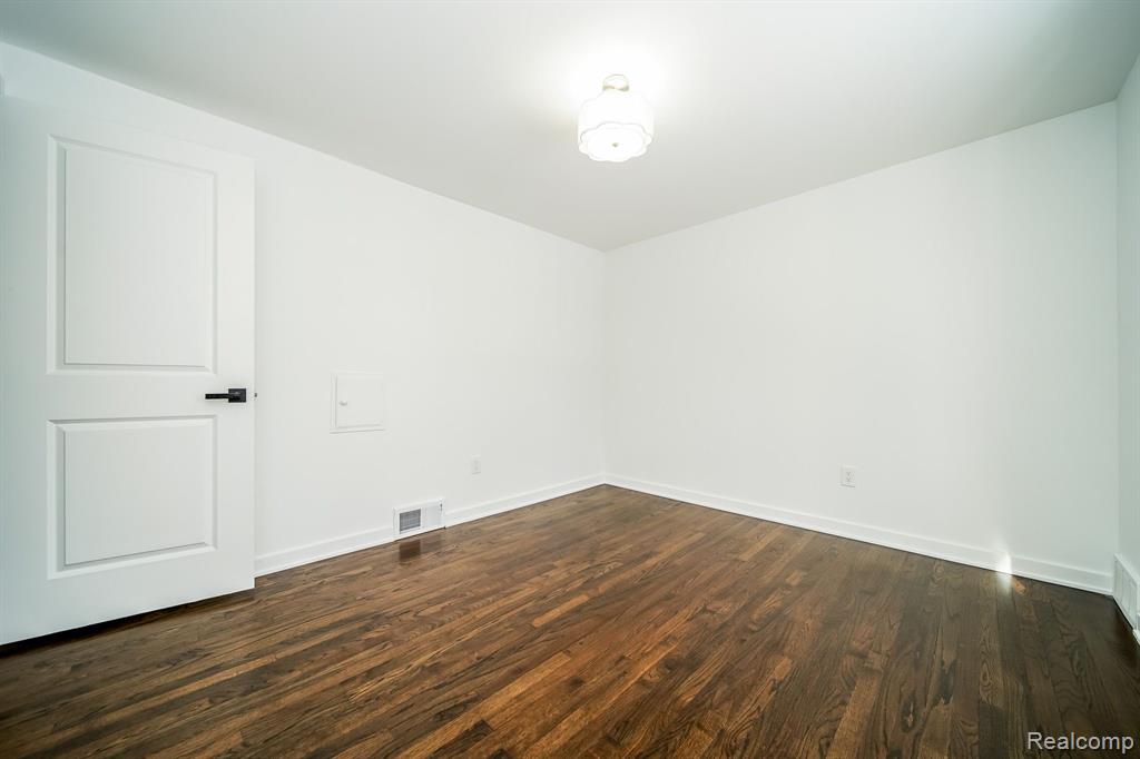 7359 SAINT AUBURN Drive, Bloomfield Hills, MI 48301 — Photo 73
