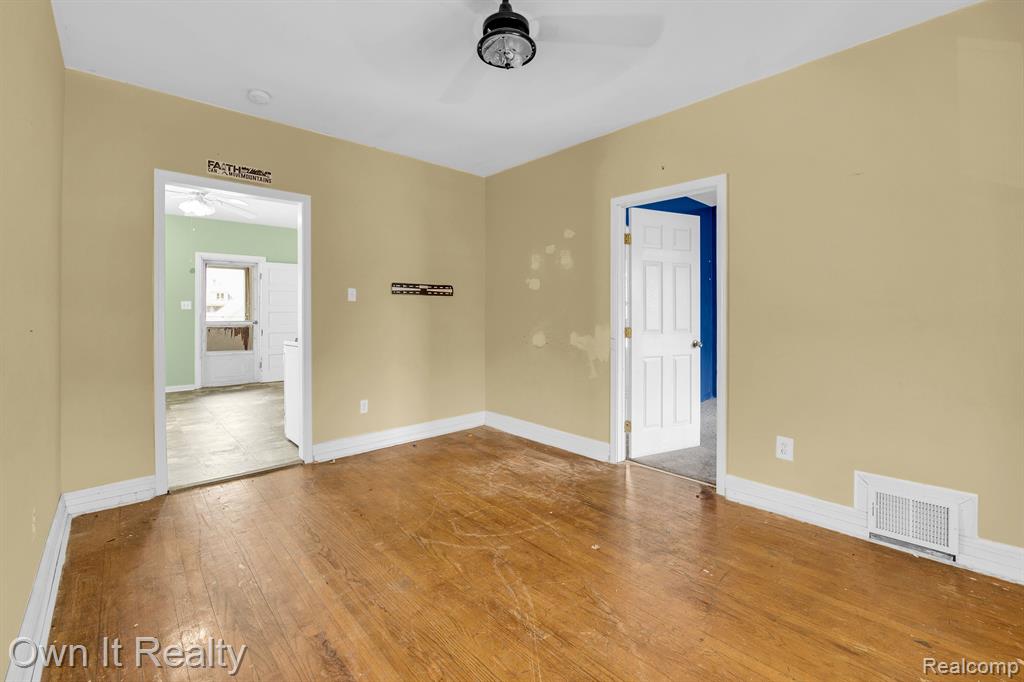 9369 McDougall Street, Hamtramck, MI 48212 — Photo 23