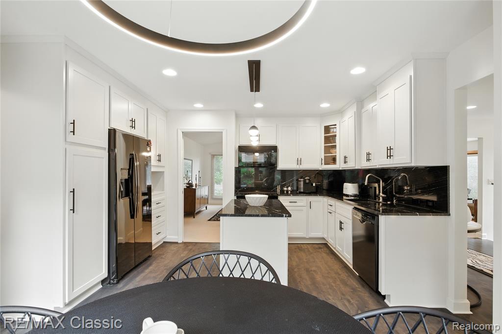 4022 CHABLIS Street, West Bloomfield, MI 48323 — Photo 26