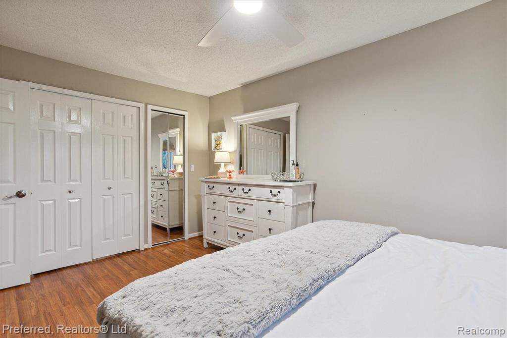 262 PINEWOOD Drive, Plymouth, MI 48170 — Photo 24