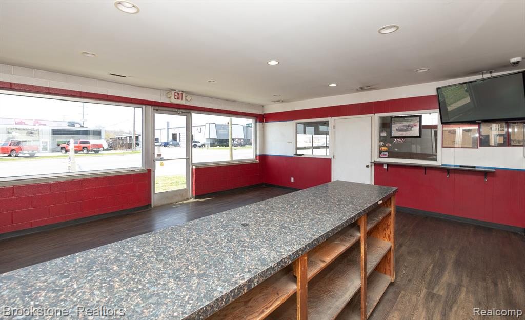 700 CESAR E CHAVEZ Avenue, Pontiac, MI 48340 — Photo 11