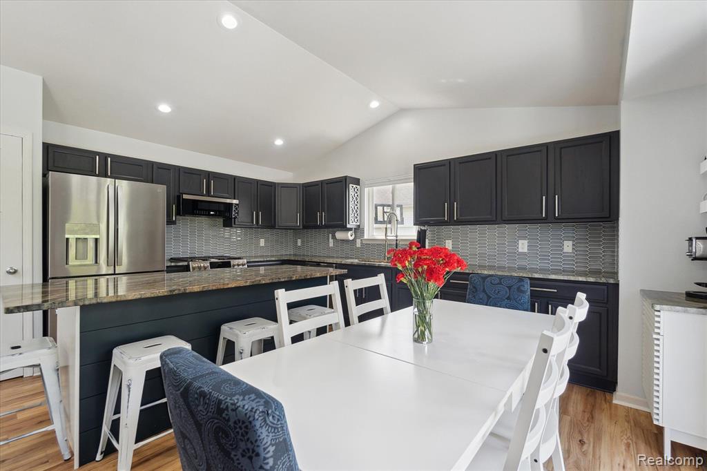 8072 LARK Lane, Grand Blanc, MI 48439 — Photo 12