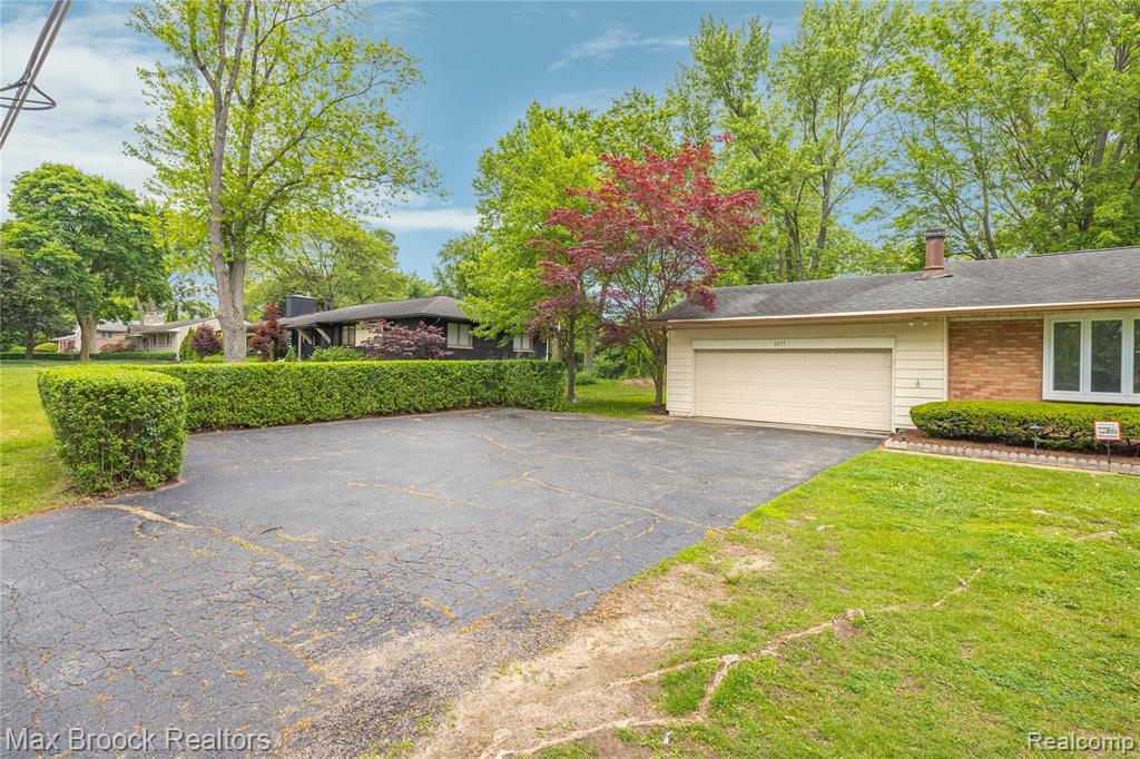 6695 Lahser Road, Bloomfield Hills, MI — Photo 32