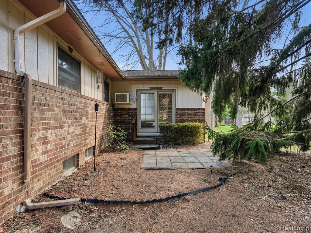 49455 Schoenherr Road, Utica, MI 48315 — Photo 23