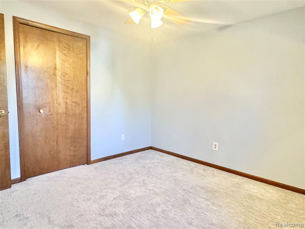6186 Smithfield Drive, Troy, MI 48085 — Photo 9