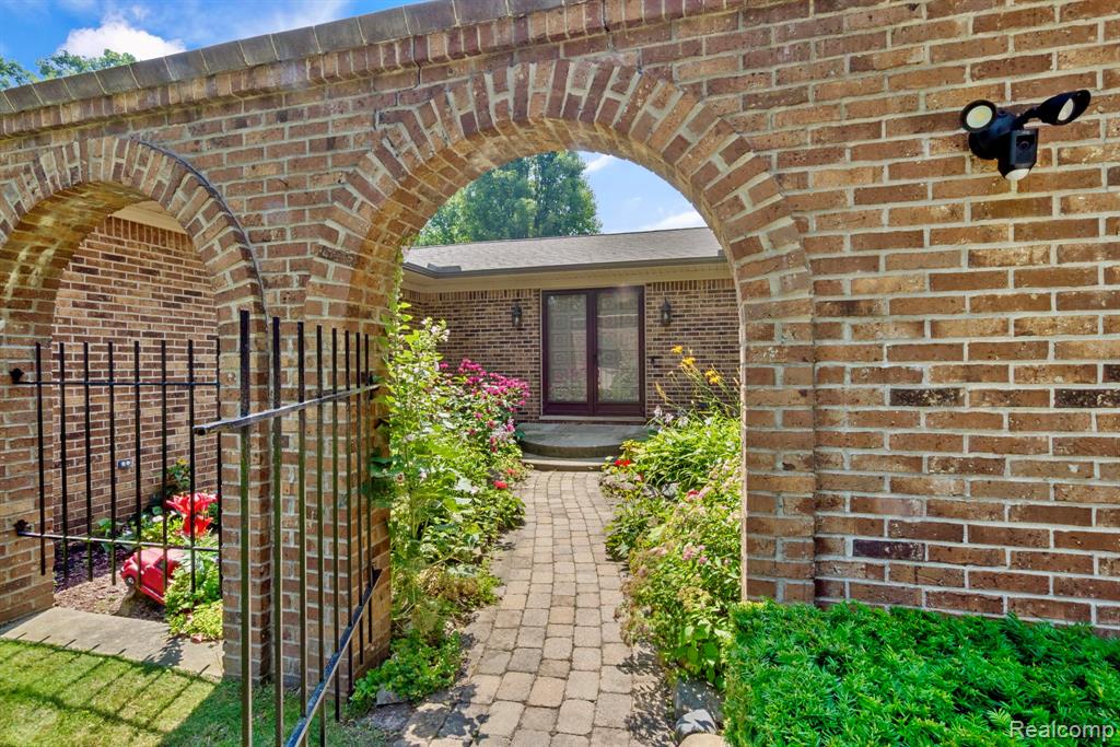8400 Oak Shade Court, Davison, MI 48423 — Photo 2