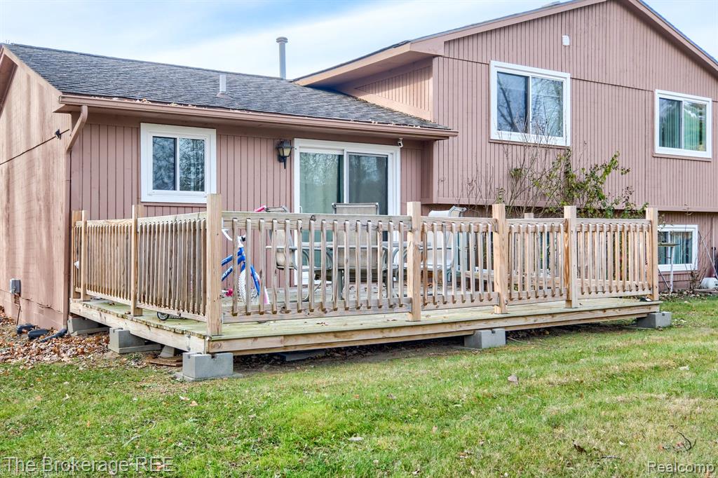 370 Oakwood Road, Ortonville, MI 48462 — Photo 29