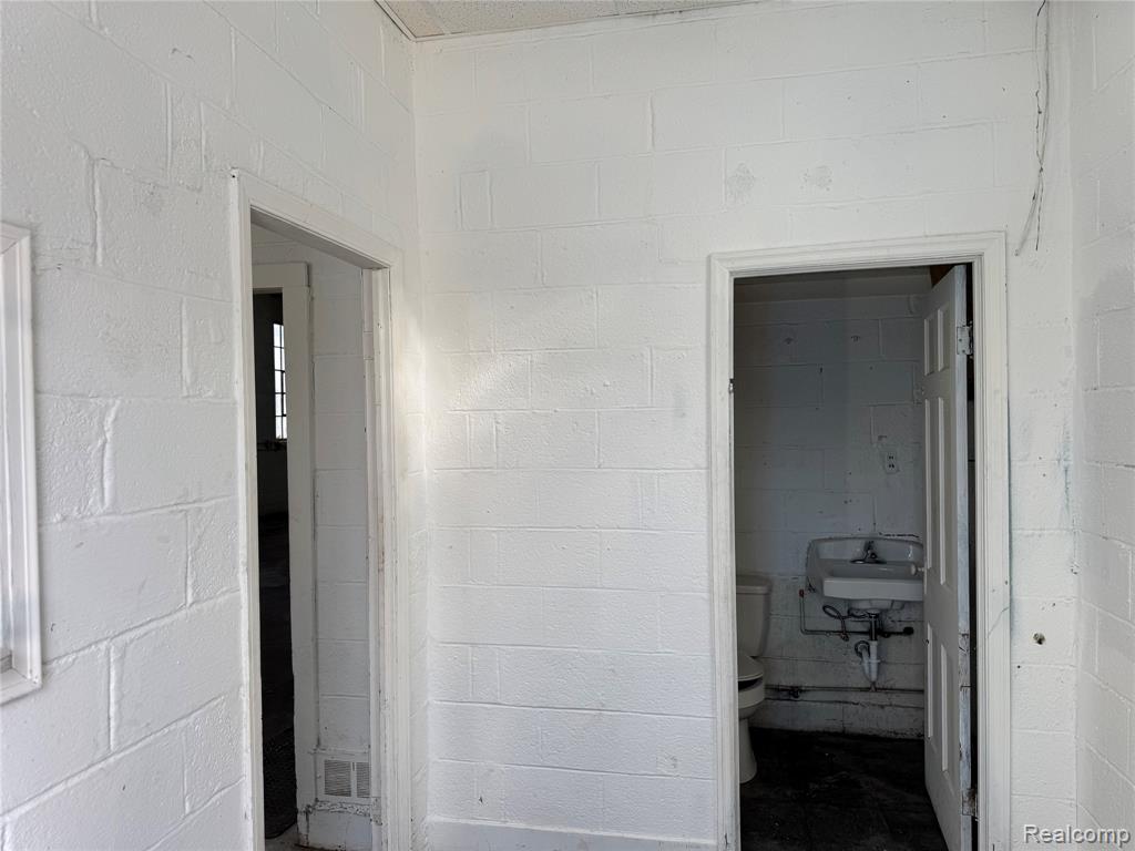 18564 Fitzpatrick Court - Photo 2