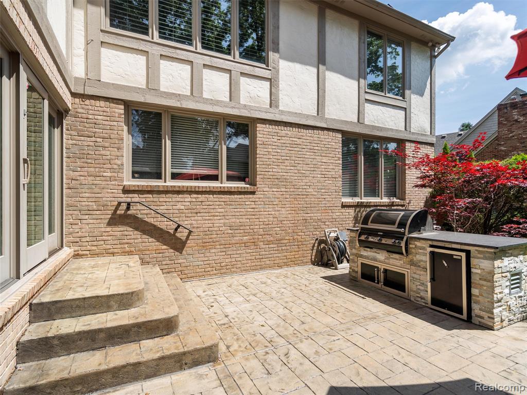 5657 Greenhill Drive, Troy, MI 48098 — Photo 76