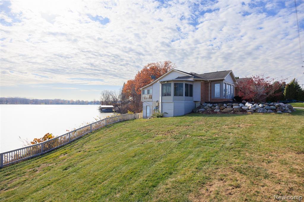 41841 S Service Drive, Belleville, MI 48111 — Photo 43