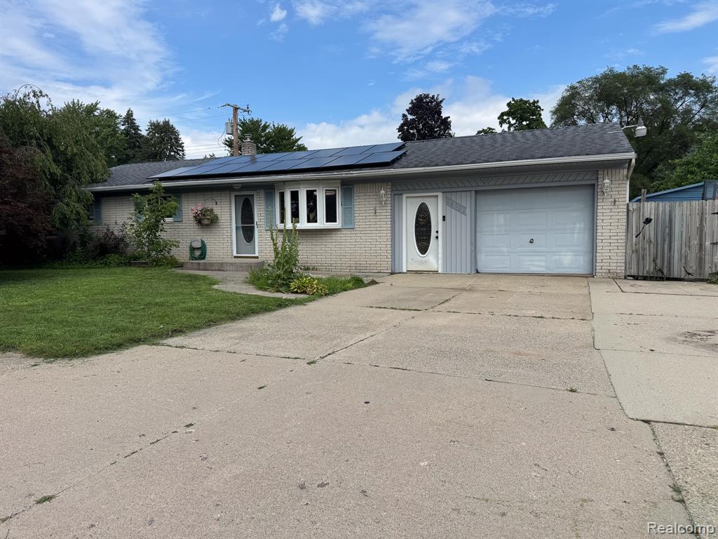 46030 Huling Street, Utica, MI 48317 — Photo 2