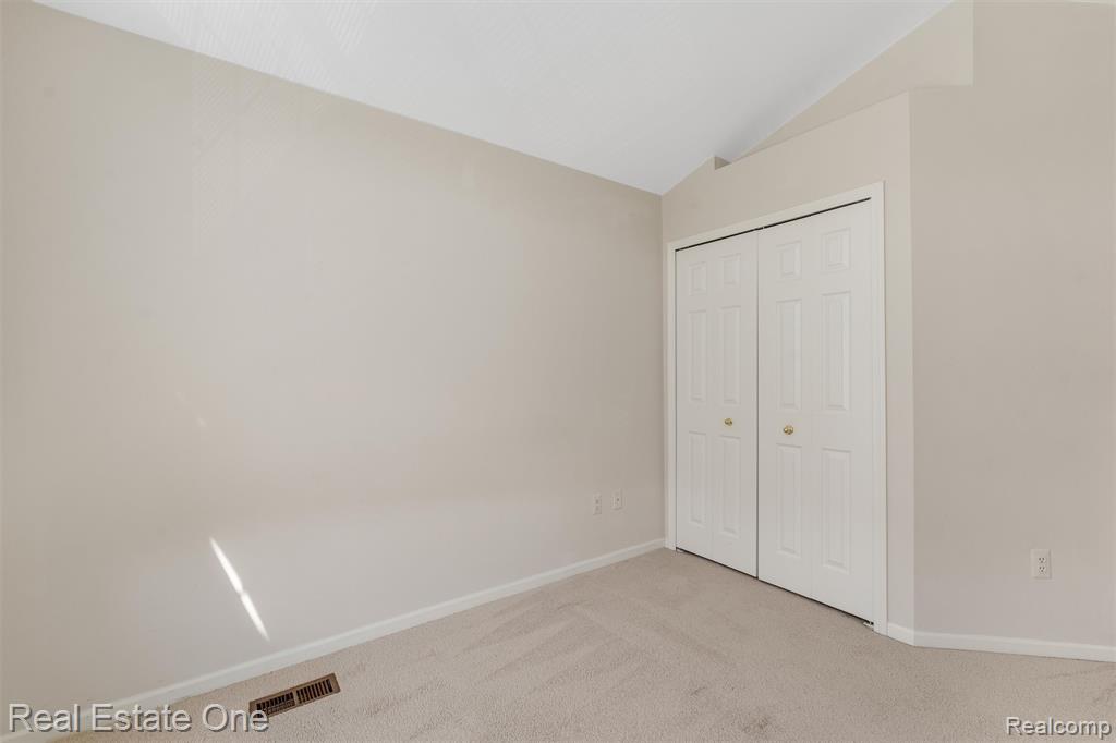 4721 Carrington Drive, Rochester, MI 48306 — Photo 17